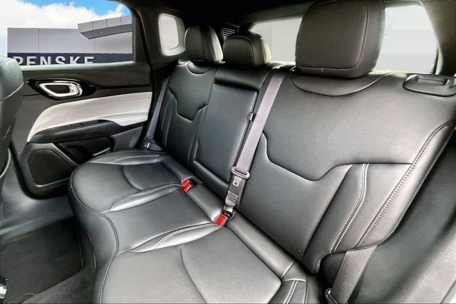 Used 2025 Jeep Compass Limited AWD/4WD image 25