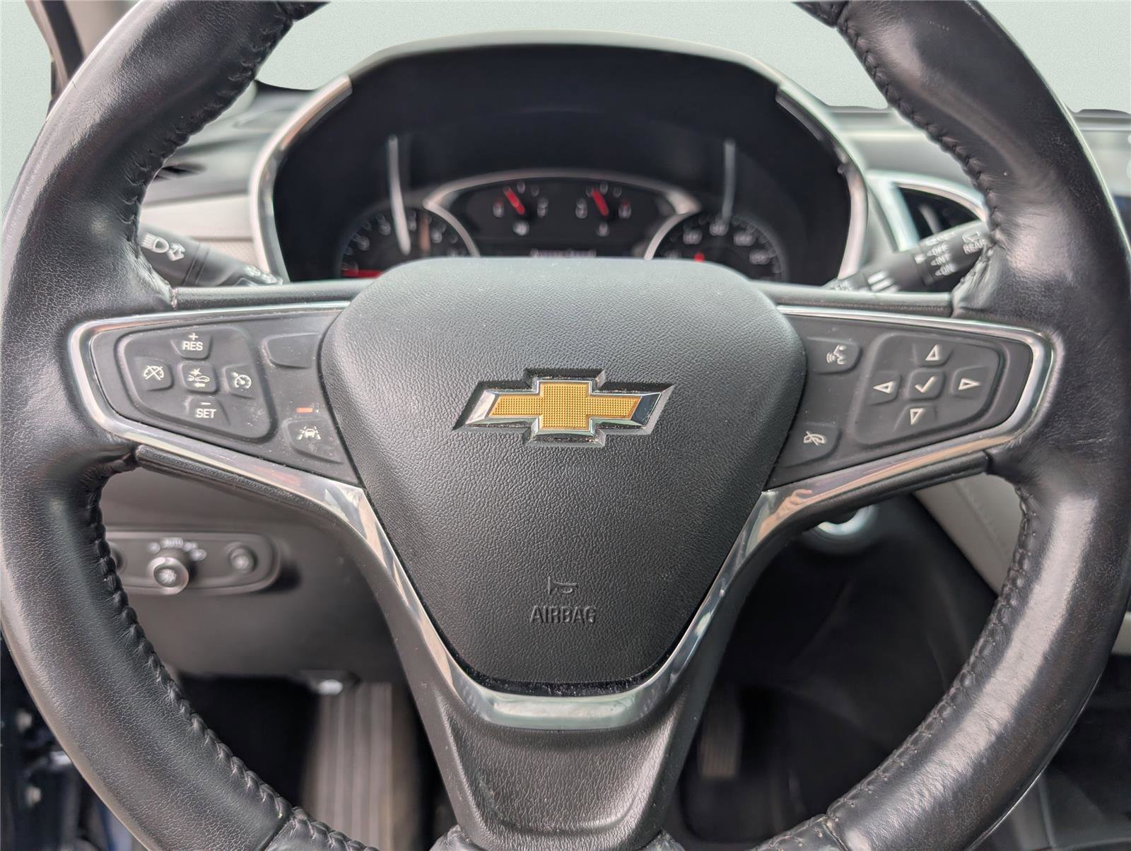 Used 2020 Chevrolet Equinox Premier image 24