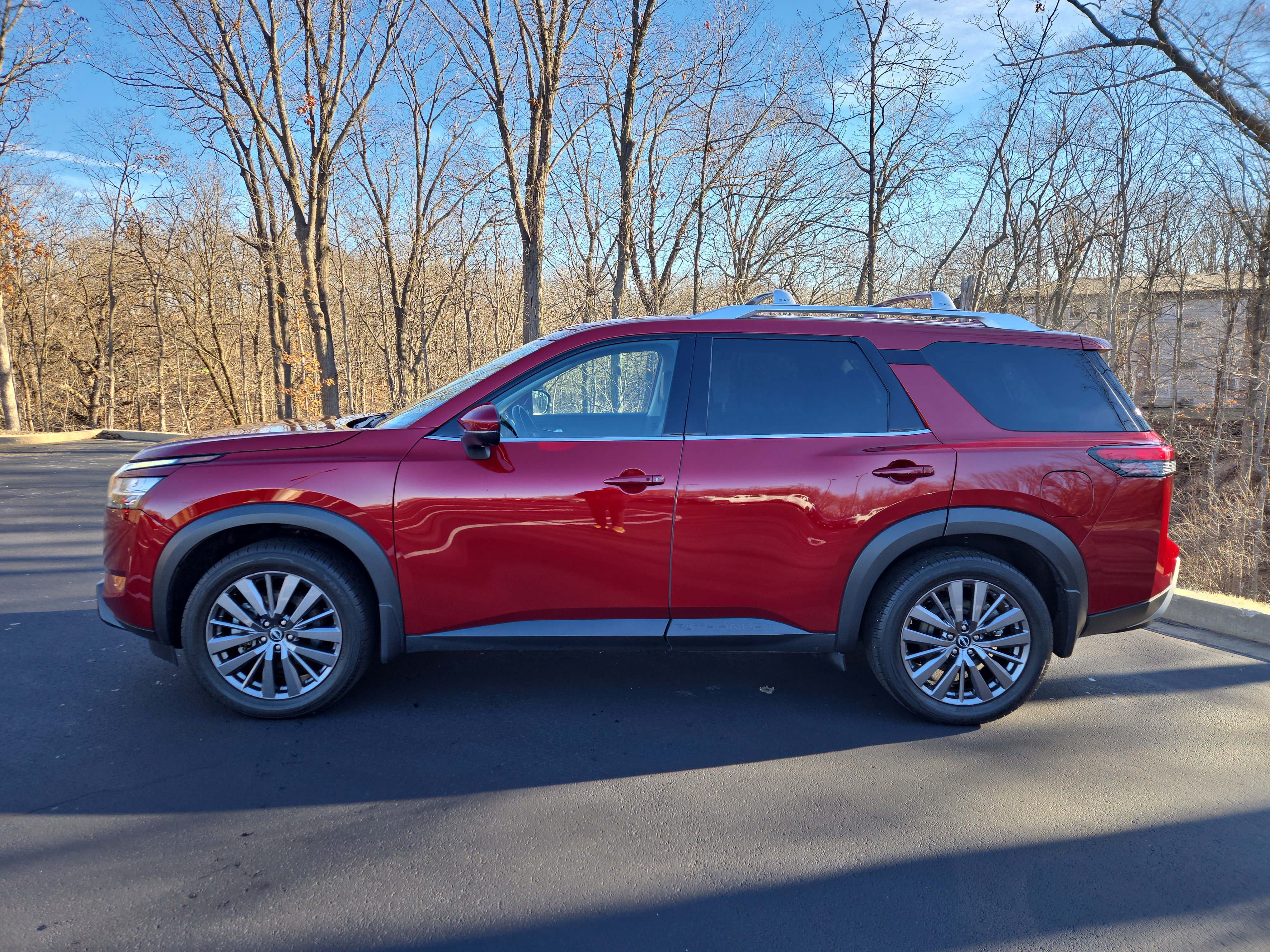 Used 2023 Nissan Pathfinder SL w/ SL Premium Package image 5