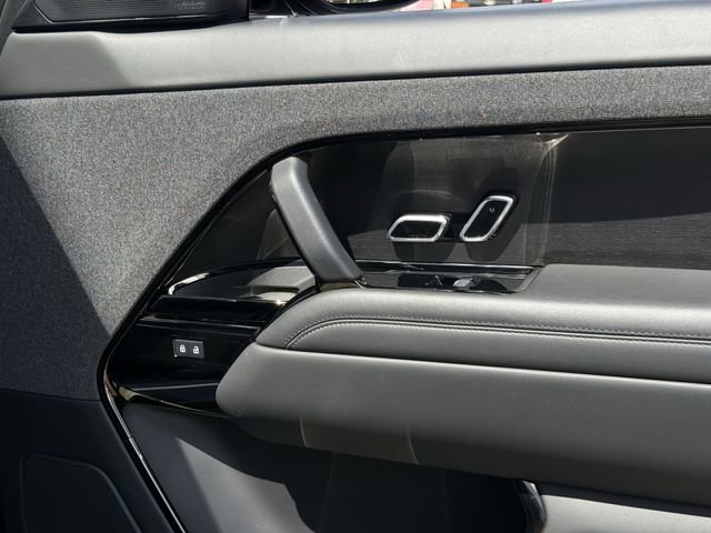 Used 2024 Land Rover Range Rover Sport Dynamic SE AWD/4WD image 25