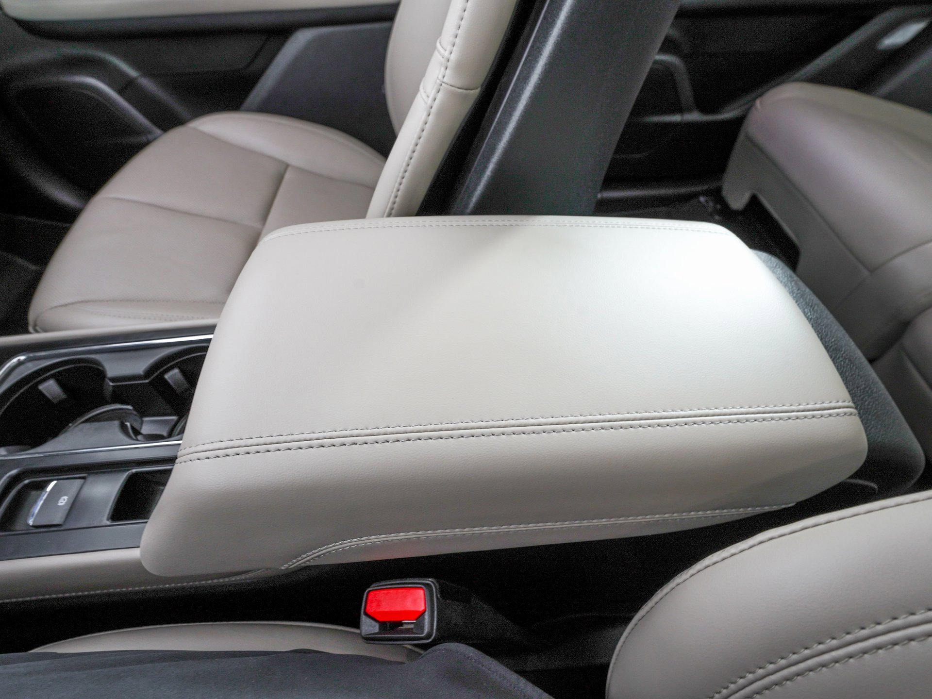 Used 2025 Lincoln Corsair Grand Touring w/ Jet Appearance Package image 28