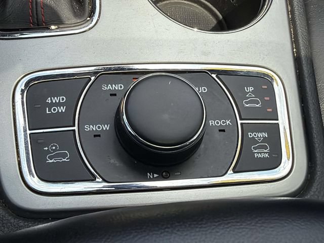 Used 2017 Jeep Grand Cherokee Trailhawk AWD/4WD image 28