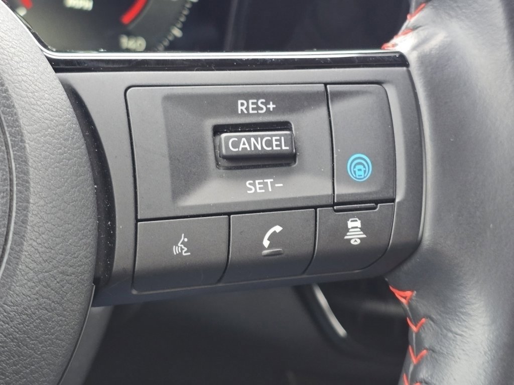 Used 2025 Nissan Kicks SR image 24