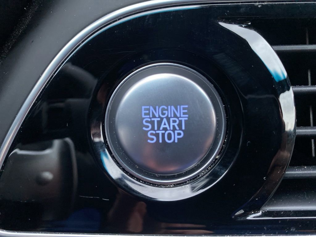 Used 2023 Genesis G70 2.0T image 19