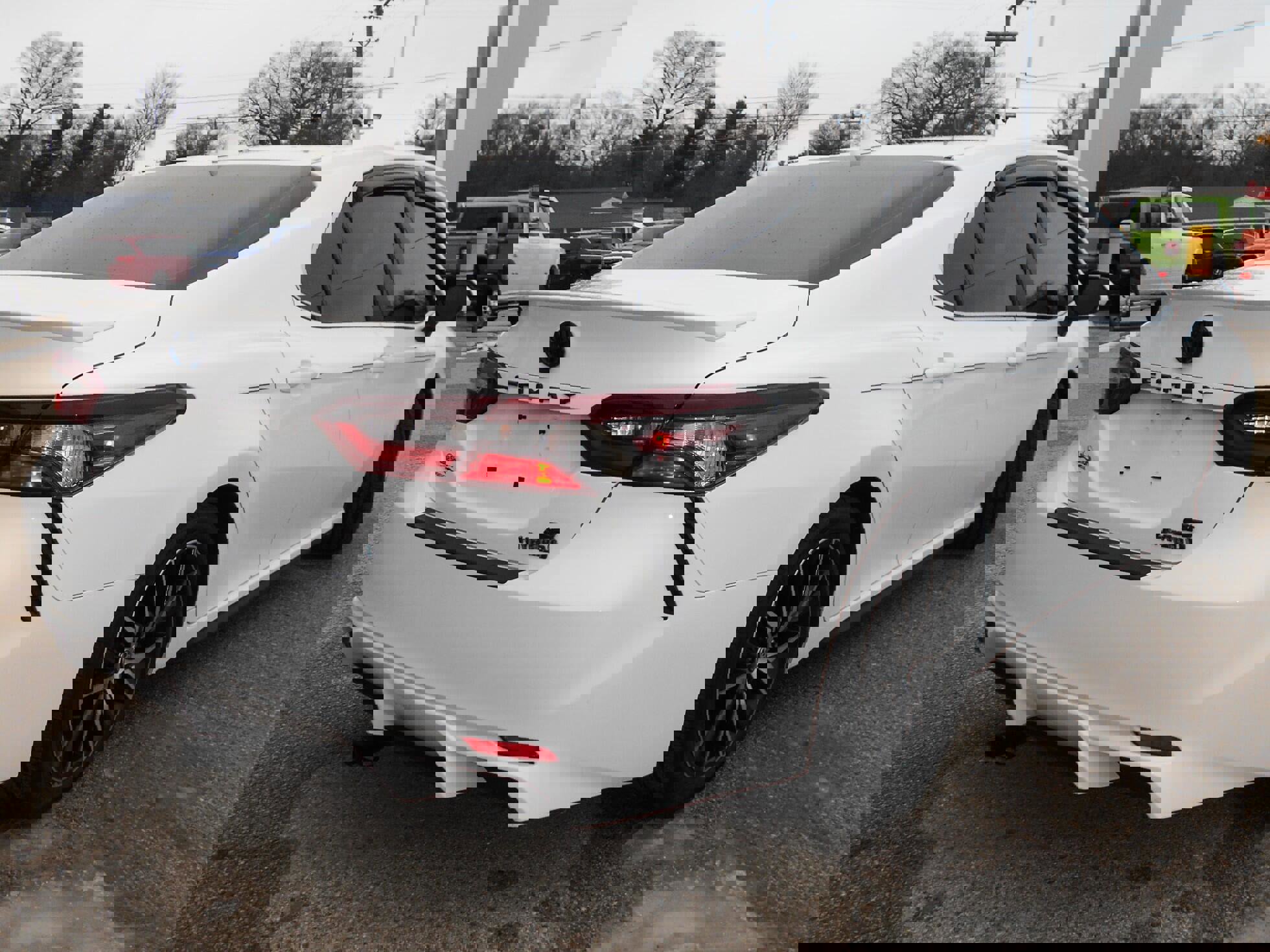 Used 2022 Toyota Camry SE image 26