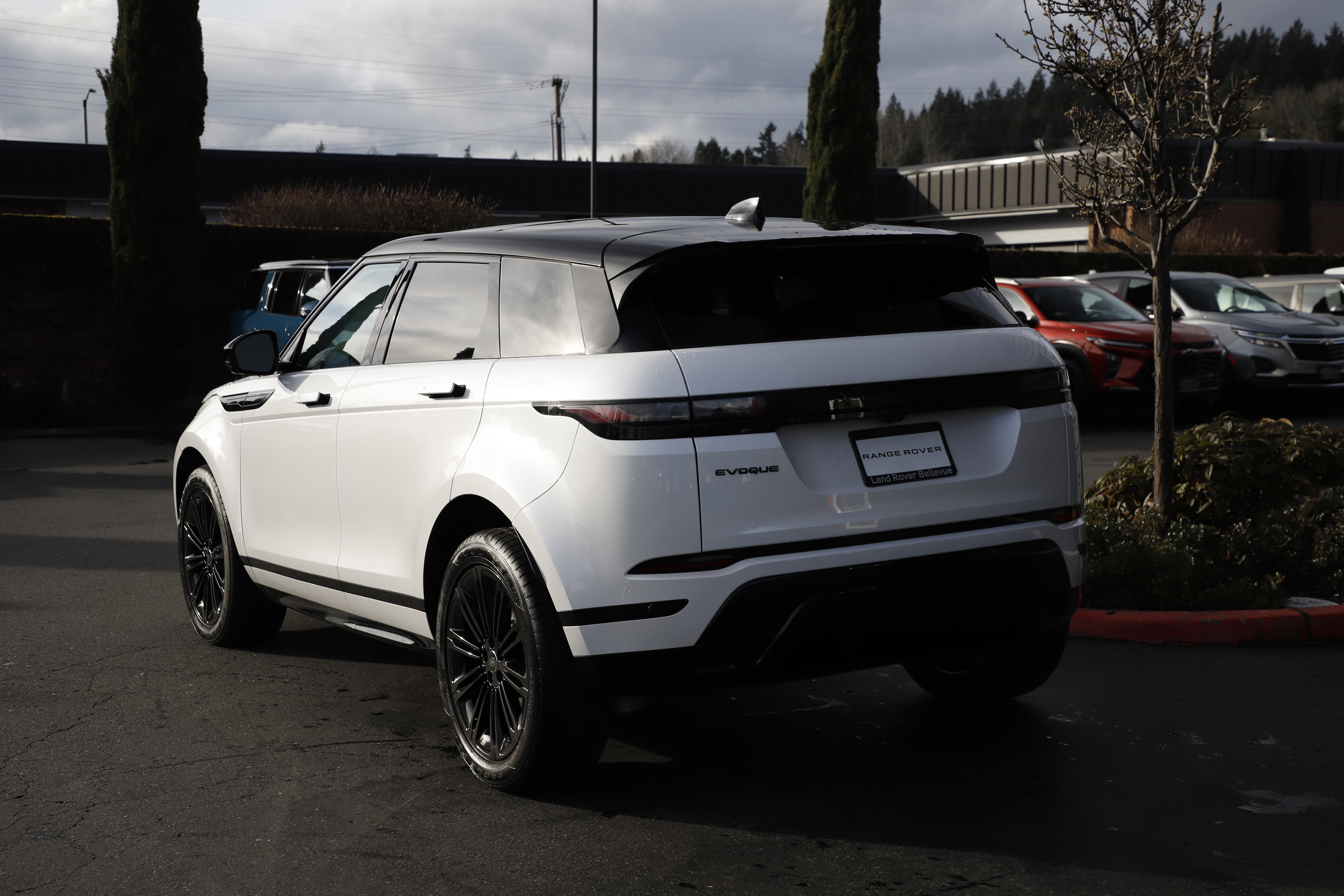 New 2025 Land Rover Range Rover Evoque Dynamic SE image 8
