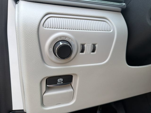 New 2026 Jeep Grand Wagoneer Summit AWD/4WD image 12