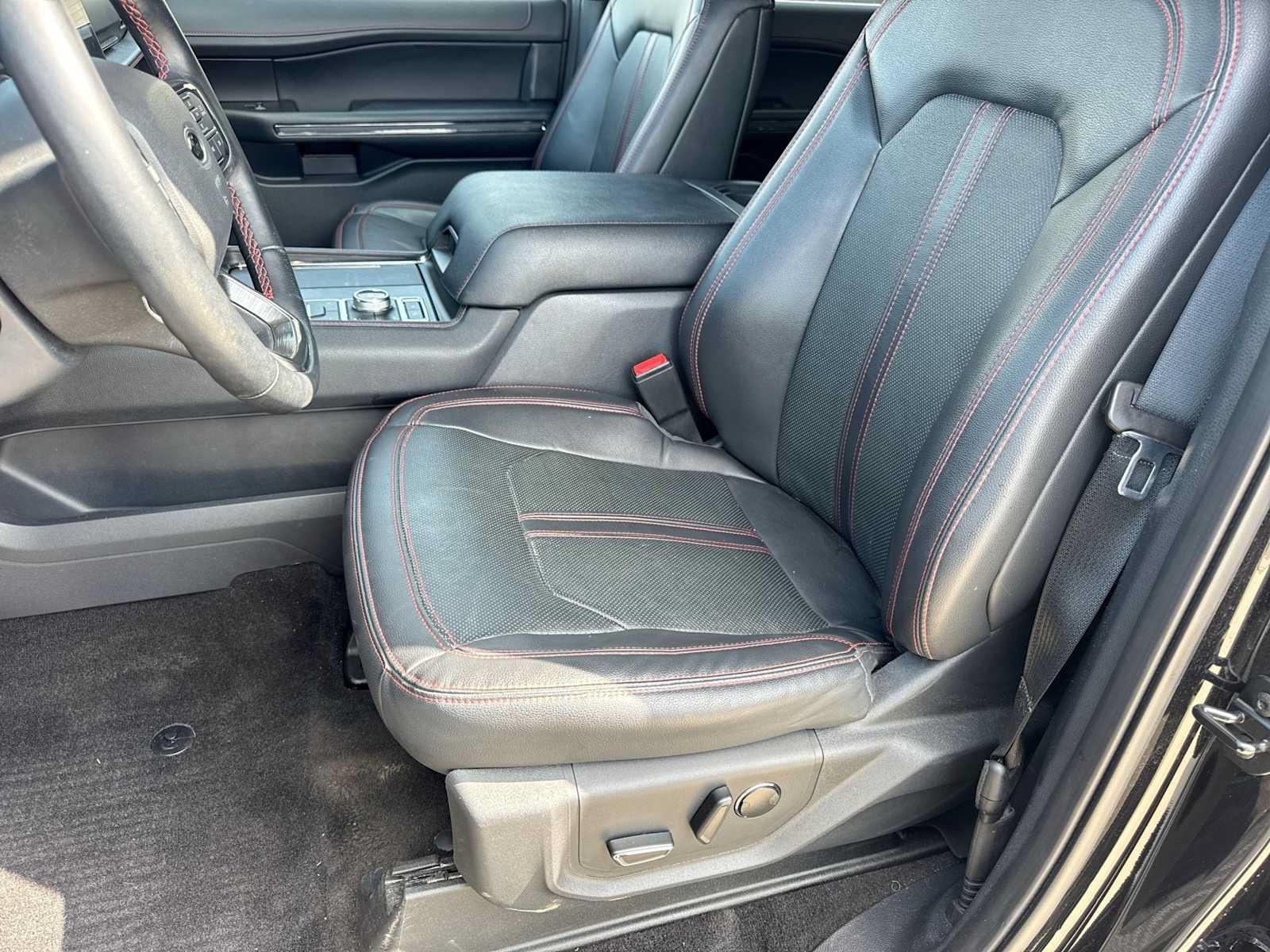 Used 2023 Ford Expedition Limited AWD/4WD image 15