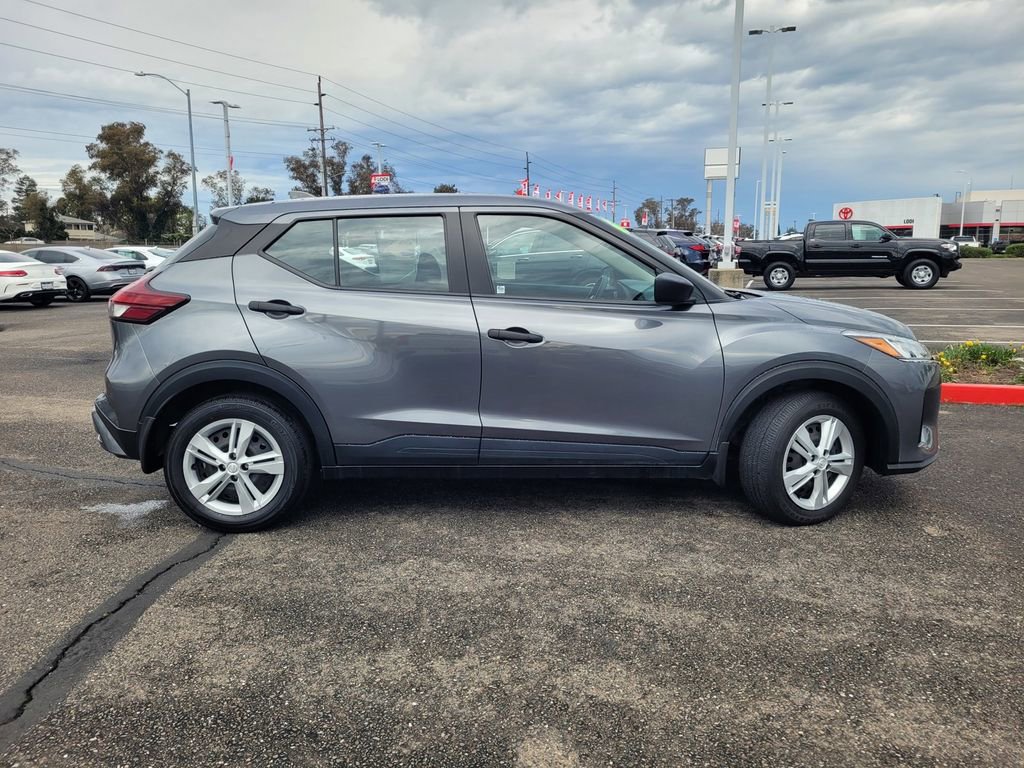 Used 2023 Nissan Kicks S image 3
