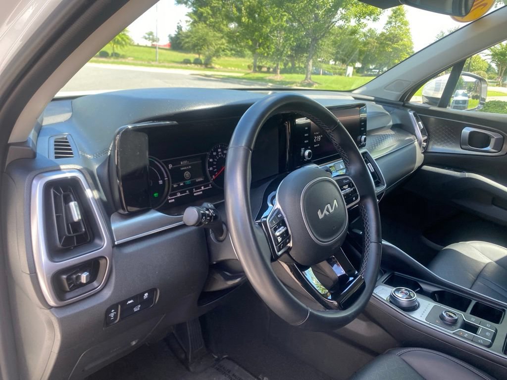 Used 2023 Kia Sorento EX AWD/4WD image 16