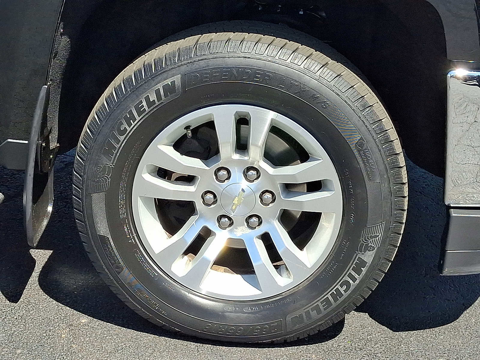 Used 2018 Chevrolet Silverado 1500 LT w/ All Star Edition AWD/4WD image 8