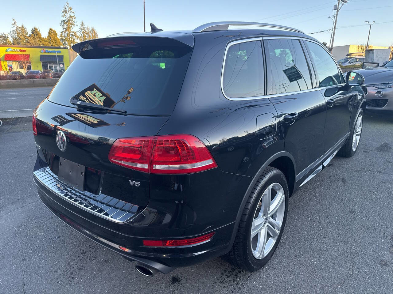 Used 2014 Volkswagen Touareg VR6 image 9