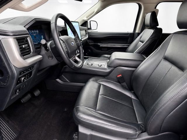 Used 2023 Ford Expedition XLT AWD/4WD image 11
