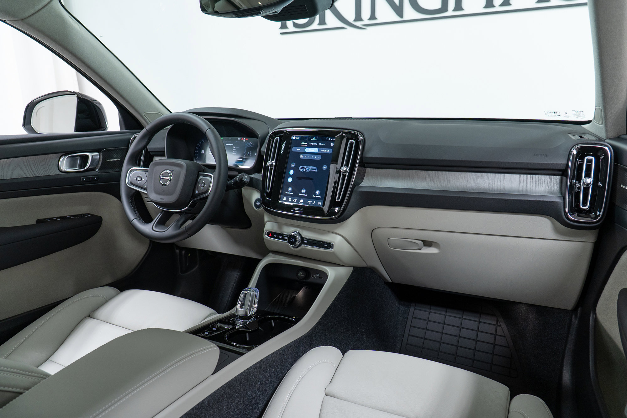 New 2026 Volvo XC40 B5 Ultra w/ Climate Package image 14