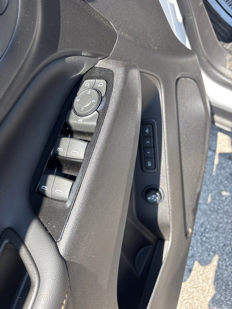 Used 2024 Chevrolet Equinox Premier image 12