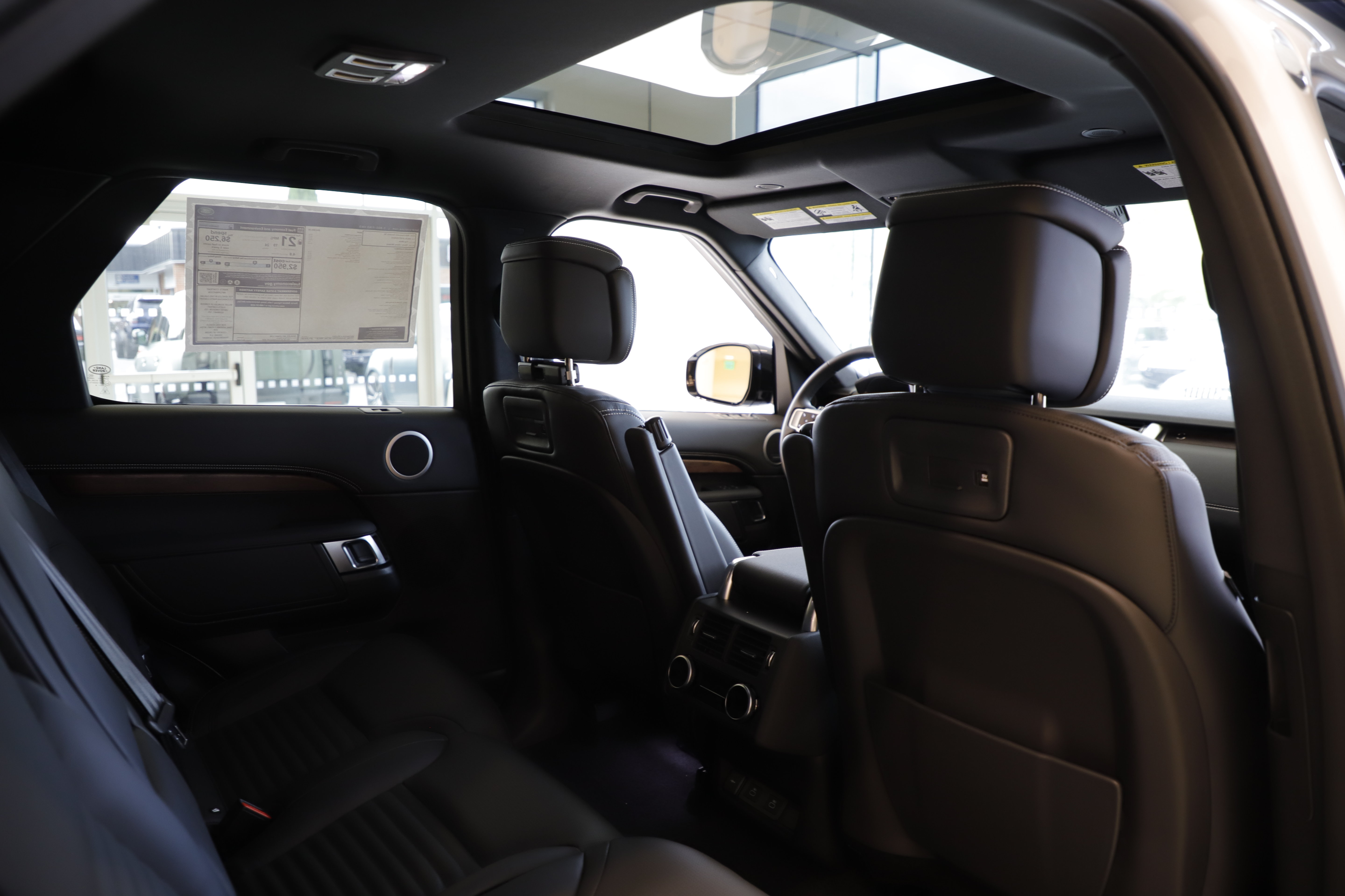 New 2026 Land Rover Discovery Dynamic SE AWD/4WD image 10