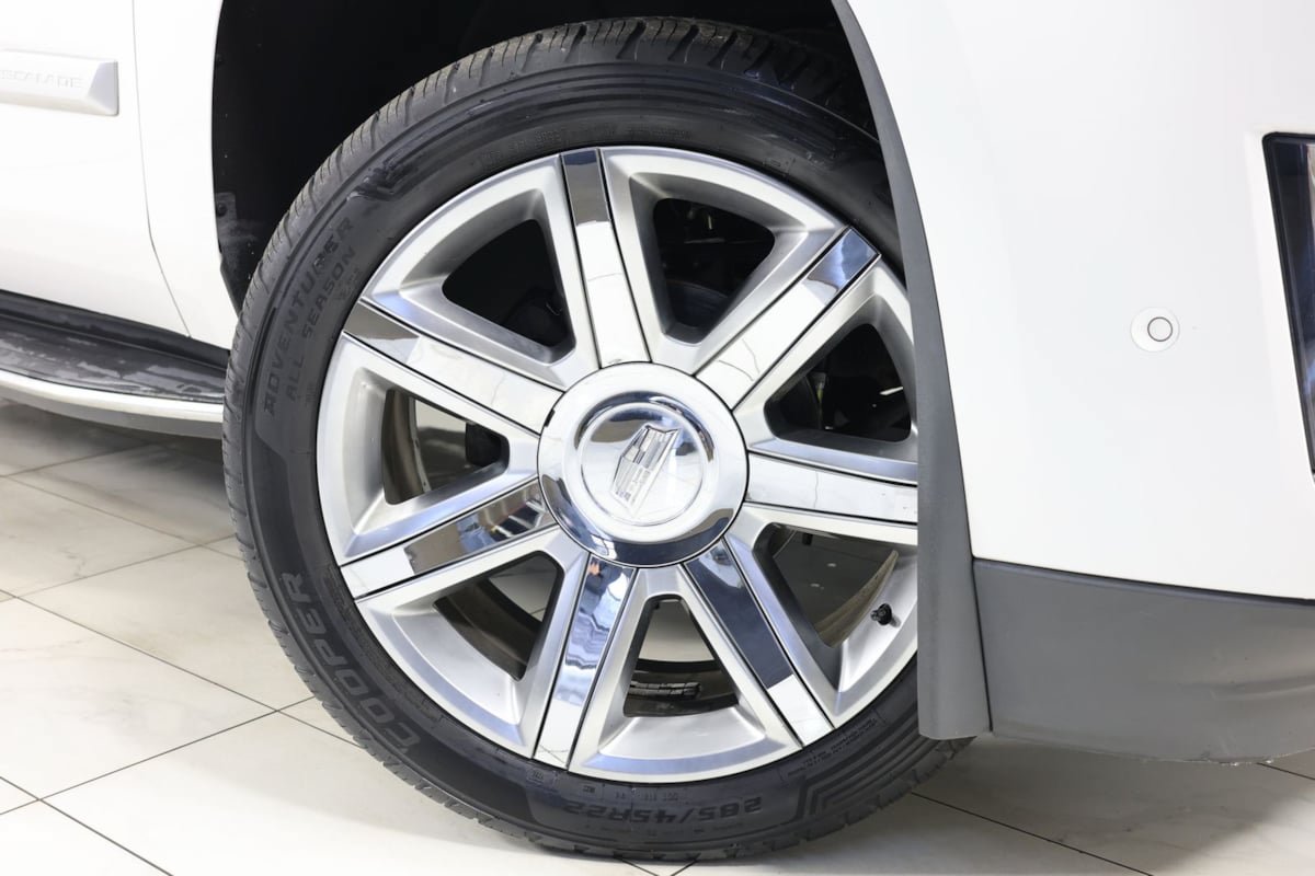 Used 2020 Cadillac Escalade Luxury AWD/4WD image 15