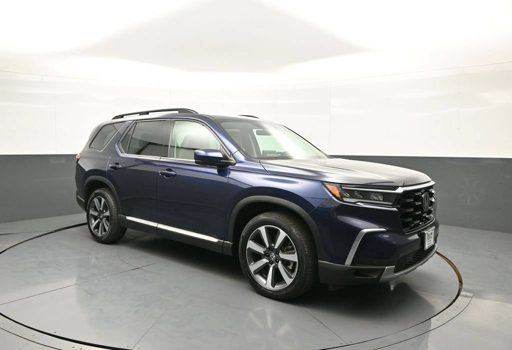 Certified 2024 Honda Pilot Touring image 4