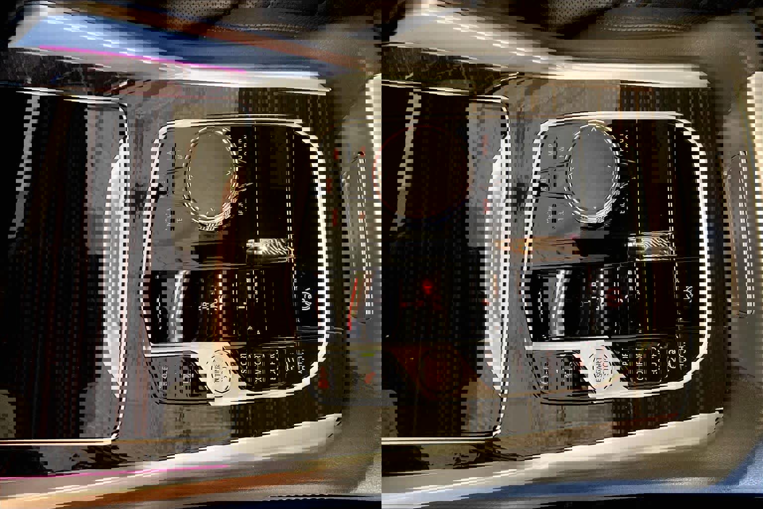 Used 2024 BMW X6 xDrive40i w/ Premium Package image 15