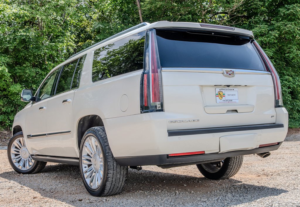Used 2015 Cadillac Escalade ESV Platinum AWD/4WD image 3