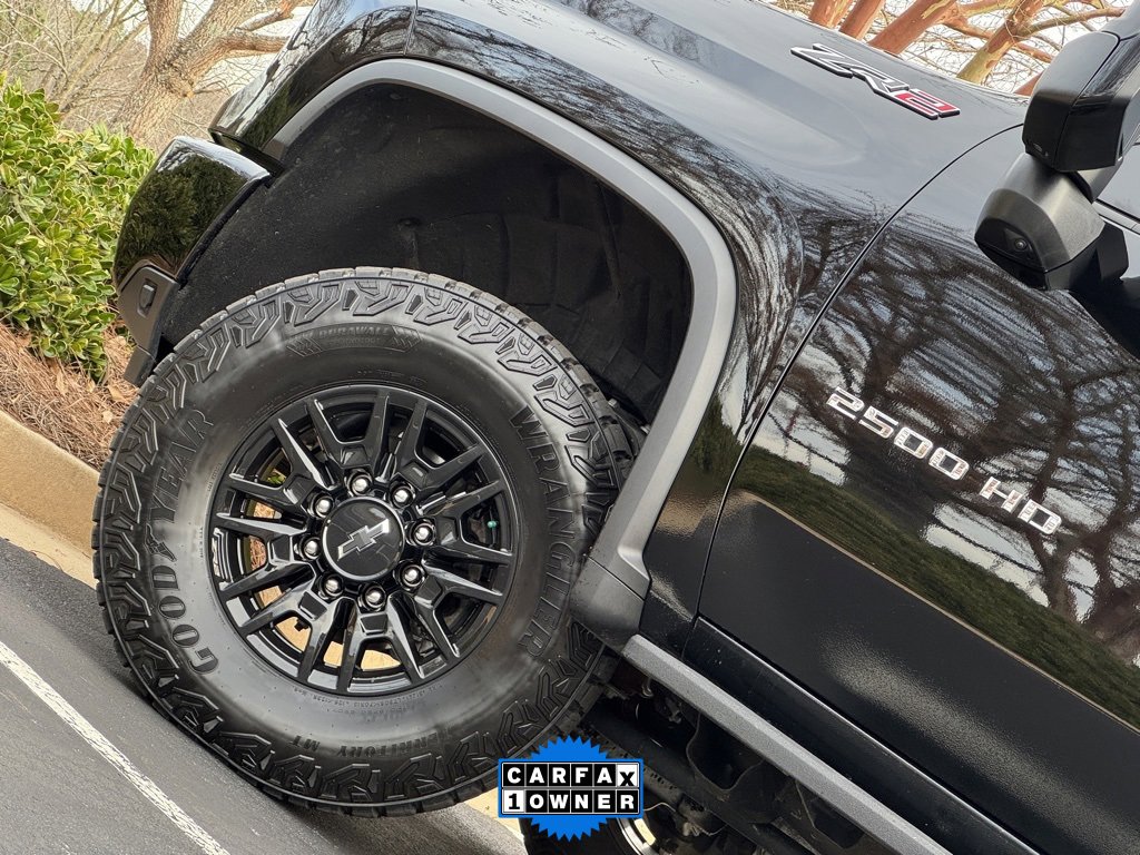 Used 2025 Chevrolet Silverado 2500 ZR2 w/ Technology Package image 10