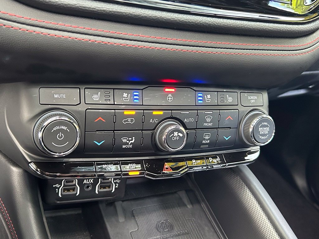 Used 2023 Dodge Durango R/T RWD image 31