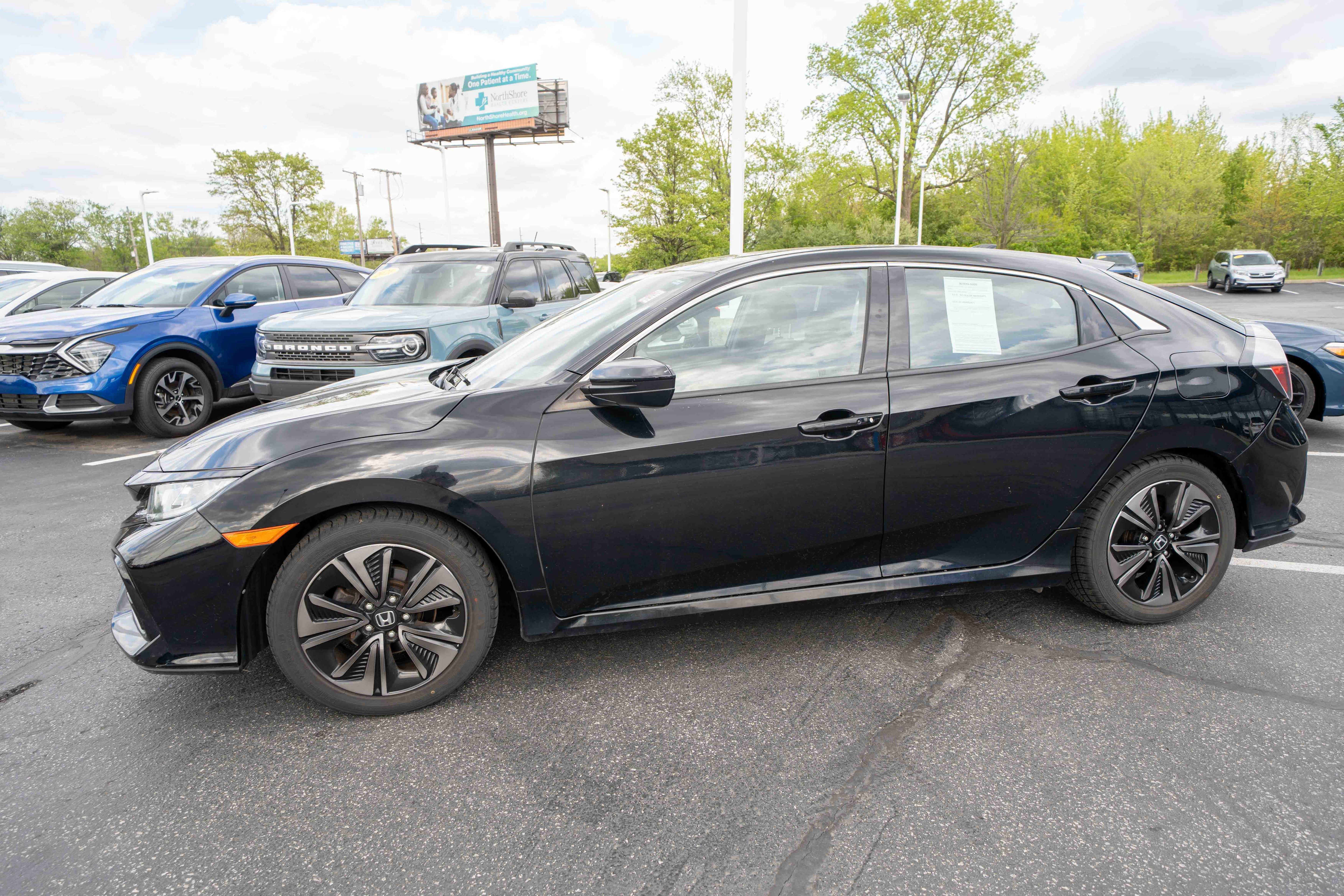 Used 2017 Honda Civic EX image 3