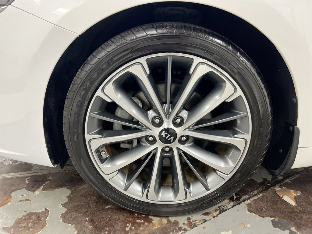 Used 2019 Kia Cadenza Technology FWD image 28
