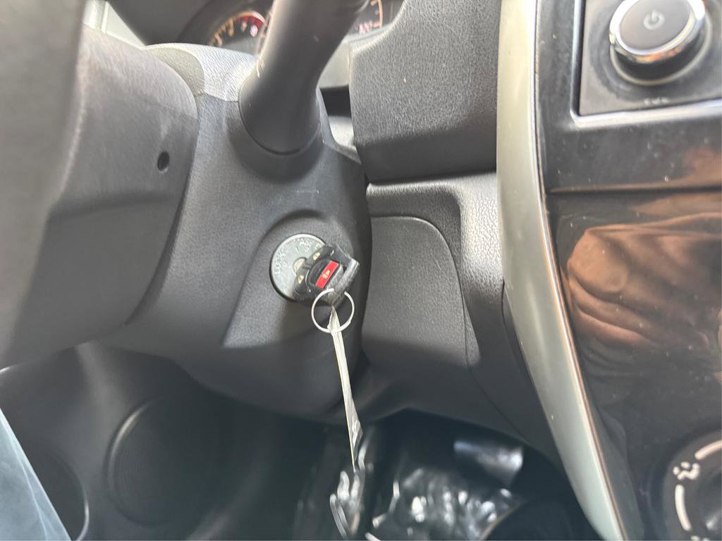 Used 2015 Nissan Versa Note SV FWD image 29