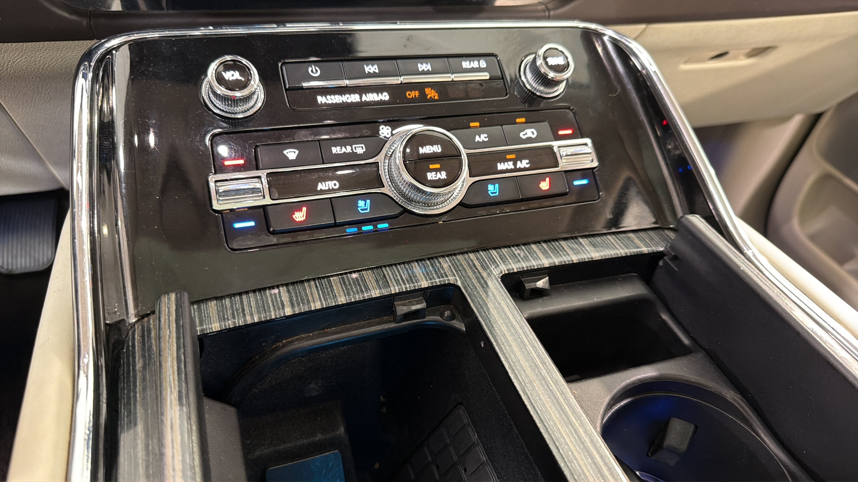 Used 2023 Lincoln Navigator L Black Label AWD/4WD image 19