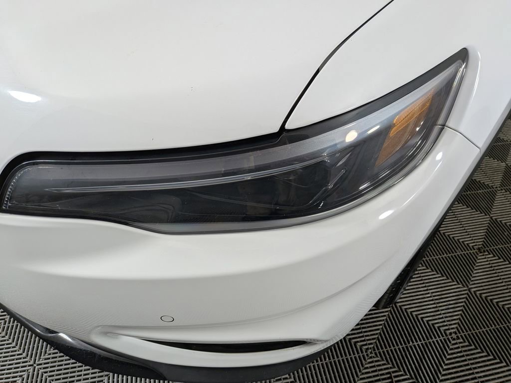 Certified 2023 Jeep Cherokee Altitude Lux image 16