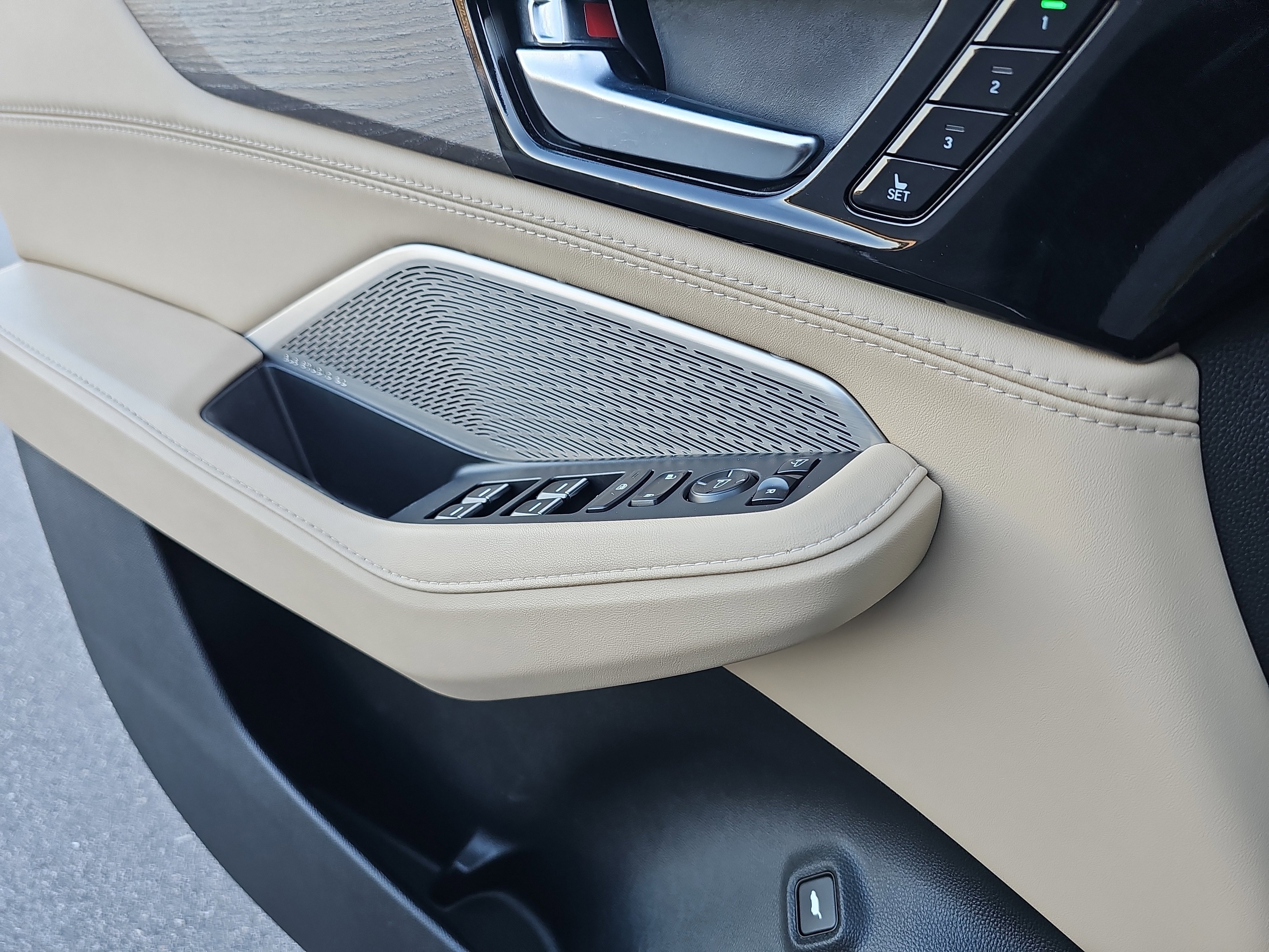 Used 2023 Acura MDX SH-AWD w/ Advance Package image 27