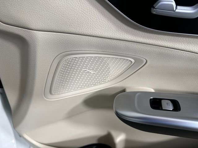 Used 2022 Mercedes-Benz C 300 Sedan image 29