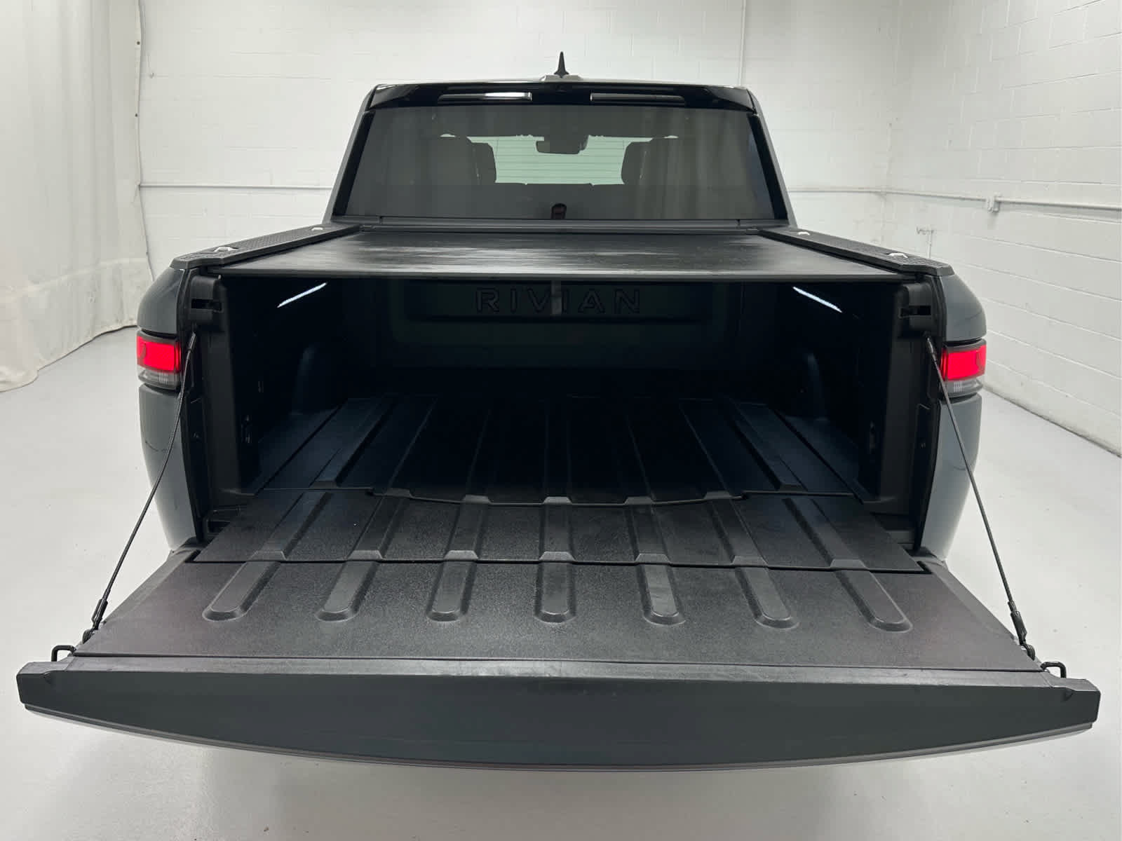 Used 2023 Rivian R1T Adventure AWD/4WD image 42