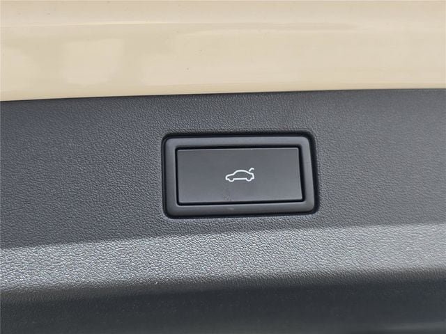 New 2026 Volkswagen Tiguan SEL R-Line AWD/4WD image 26
