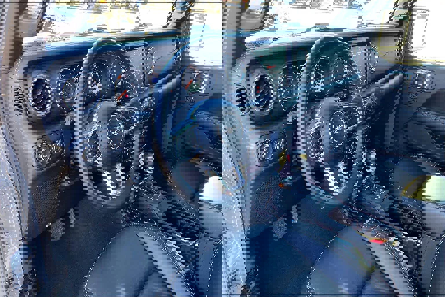 Used 2018 Jeep Wrangler Unlimited Sahara image 19