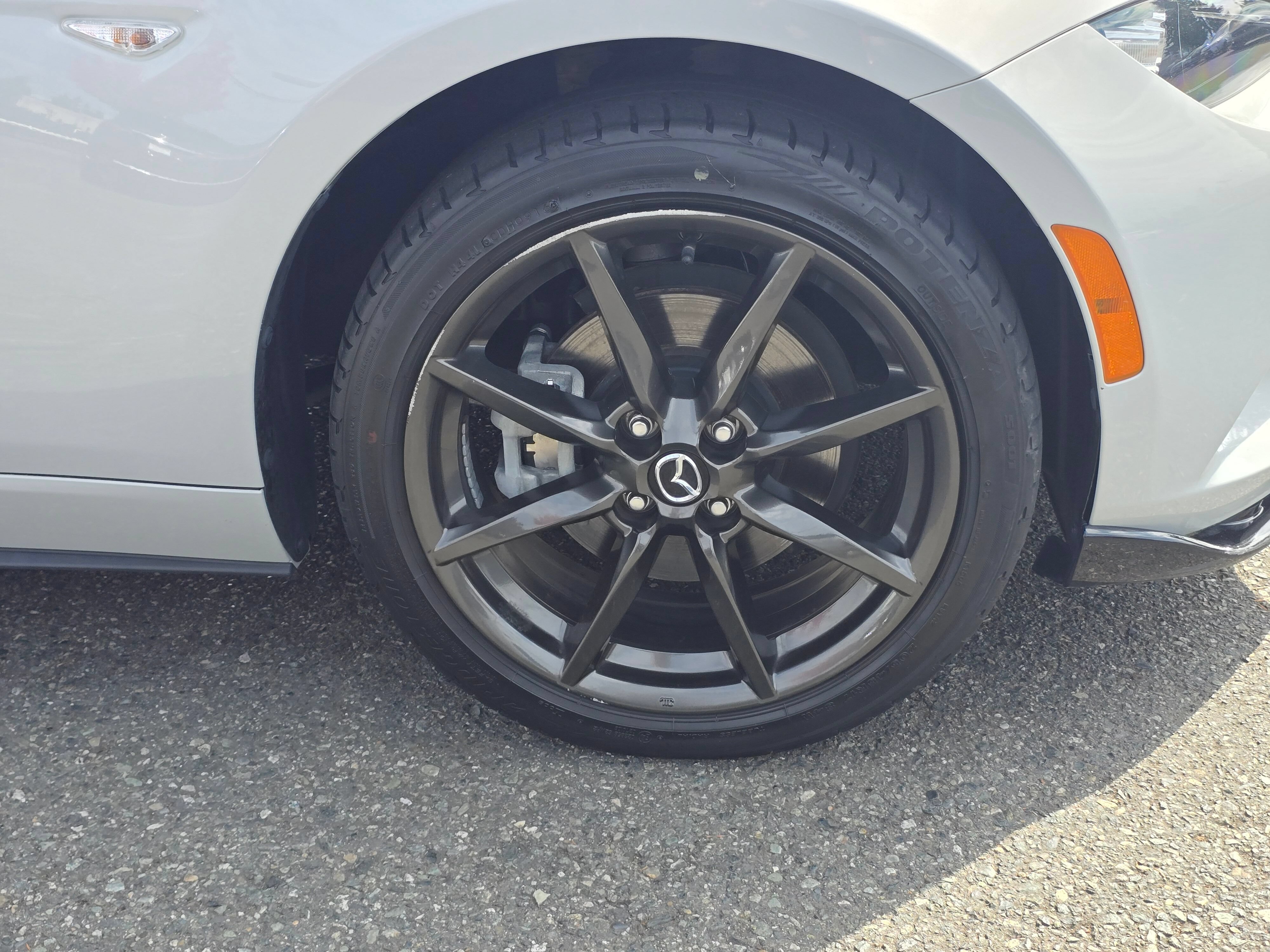 Used 2016 MAZDA MX-5 Miata Club RWD image 9