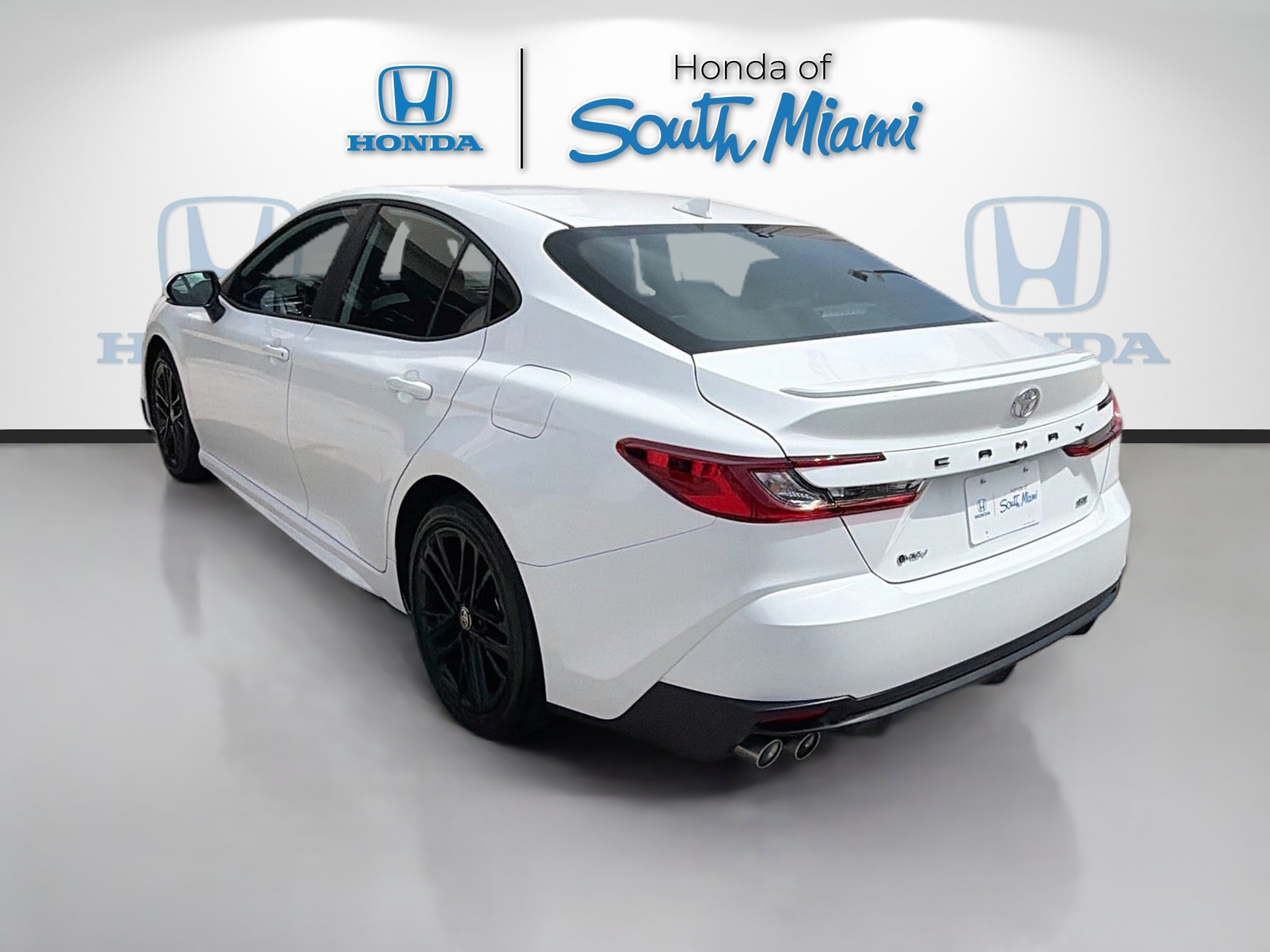 Used 2026 Toyota Camry SE FWD image 5