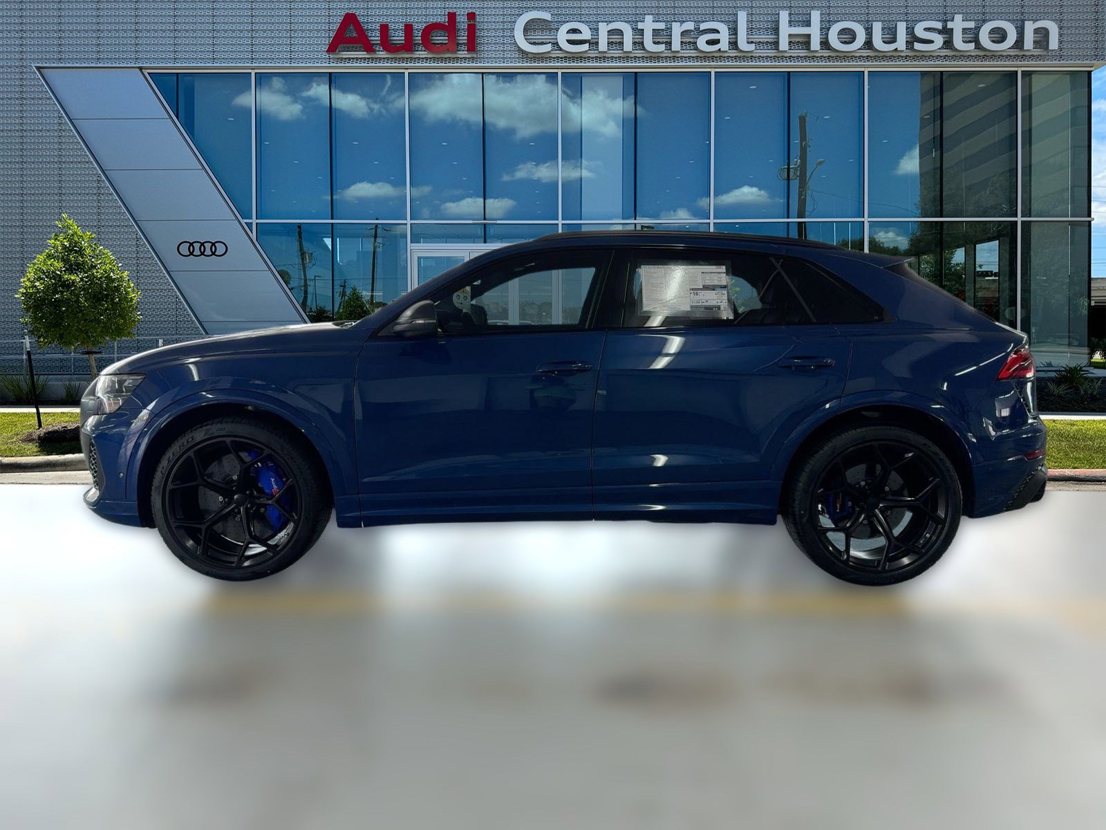 New 2026 Audi RS Q8 performance image 2