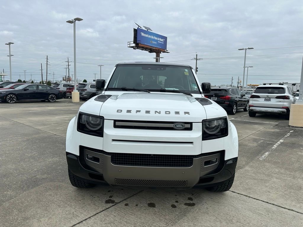 Used 2024 Land Rover Defender 110 X-Dynamic SE image 2