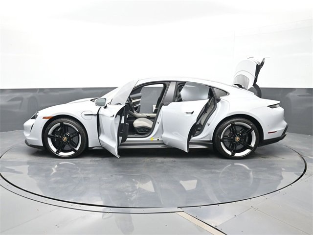 Used 2022 Porsche Taycan Turbo S image 30