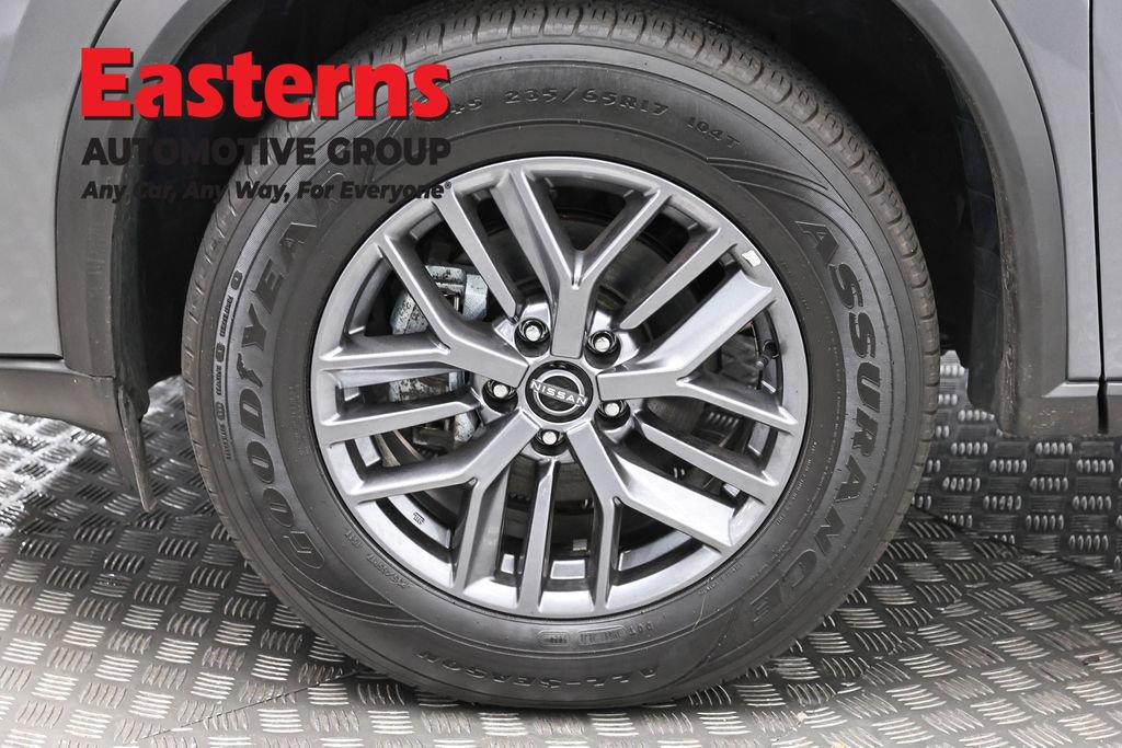 Used 2024 Nissan Rogue S image 33