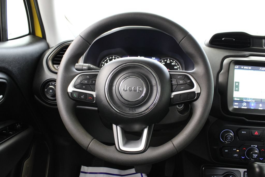 Used 2023 Jeep Renegade Latitude AWD/4WD image 22