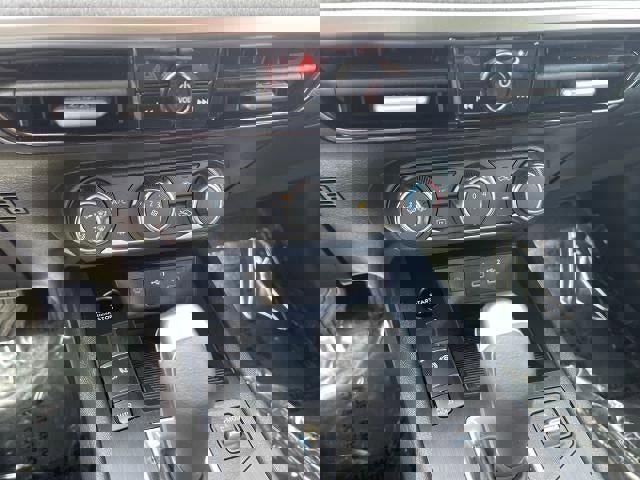 Used 2025 Nissan Kicks SV w/ Illumination Package image 14