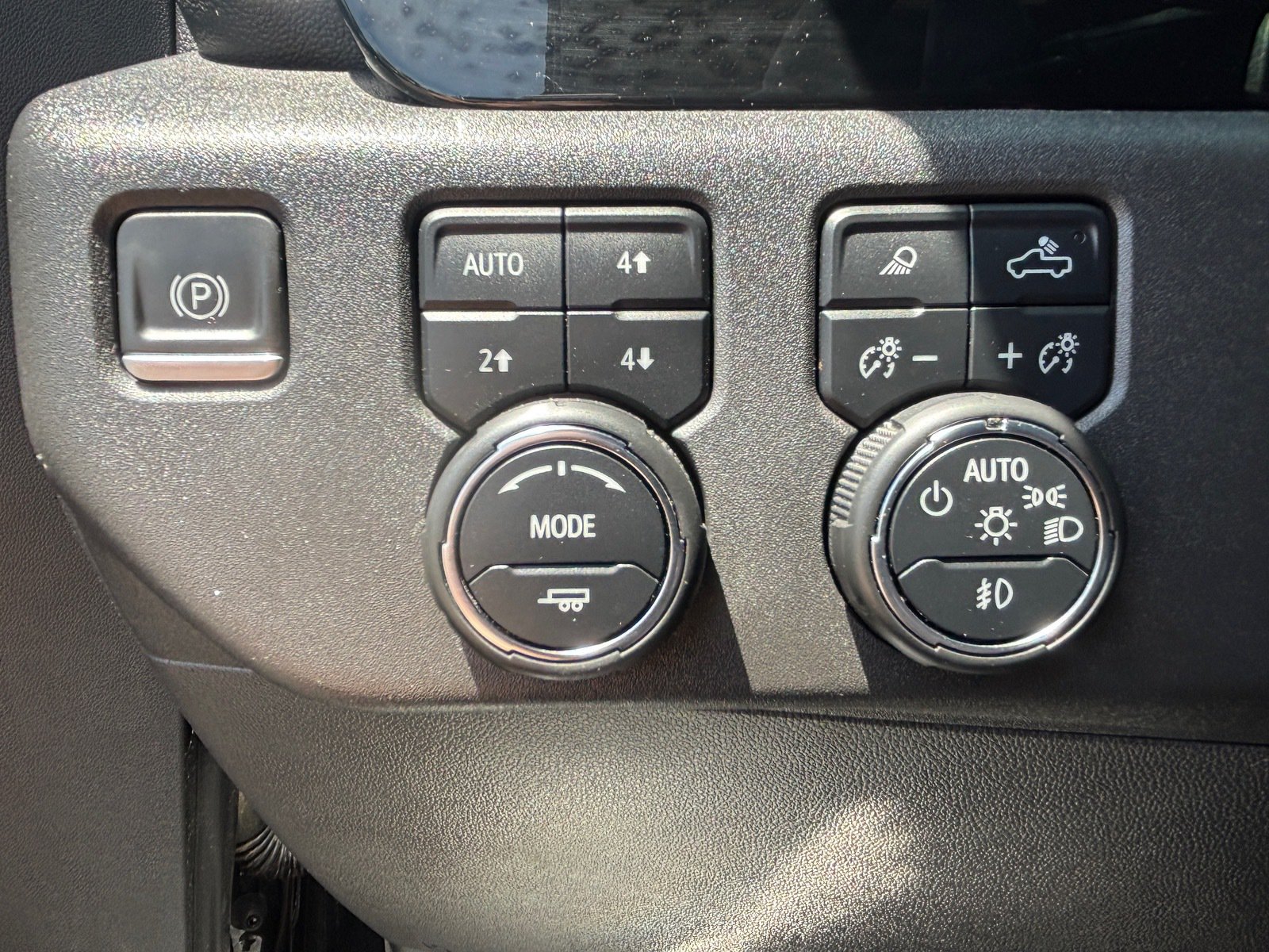 Used 2022 Chevrolet Silverado 1500 LT Trail Boss w/ LT Trail Boss Premium Package AWD/4WD image 25