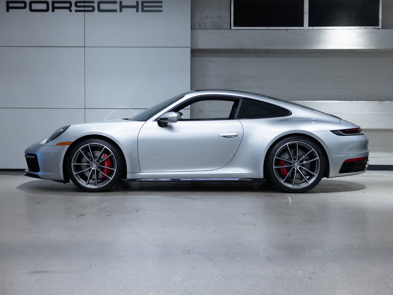 Certified 2024 Porsche 911 Carrera 4S AWD/4WD image 2