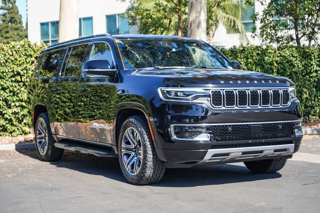 Used 2023 Jeep Wagoneer L Series II AWD/4WD image 3