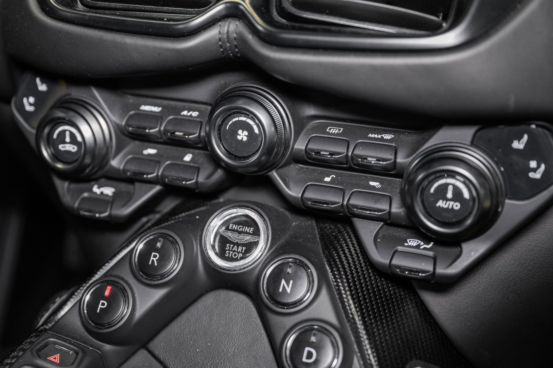 Used 2019 Aston Martin V8 Vantage image 27