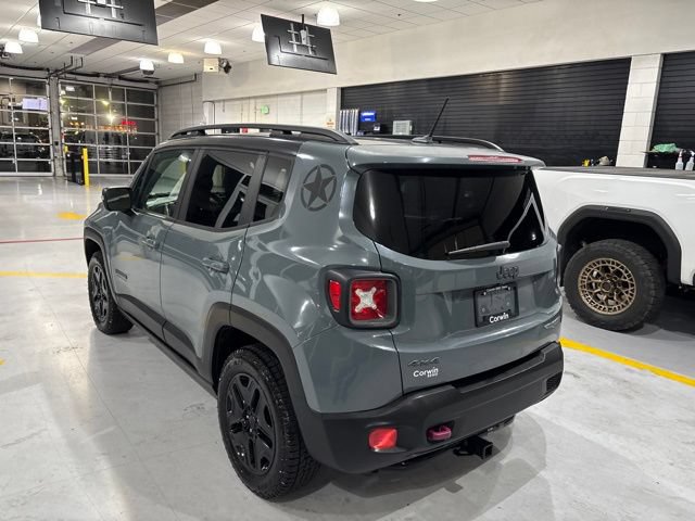 Used 2017 Jeep Renegade Trailhawk AWD/4WD image 6