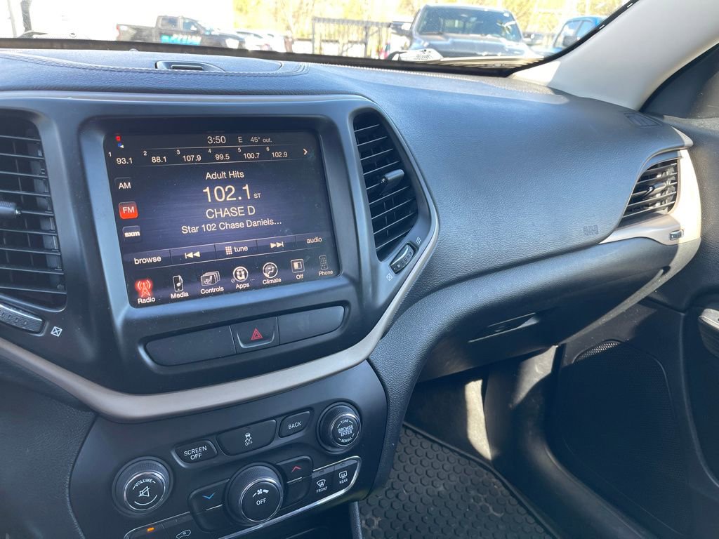 Used 2015 Jeep Cherokee Latitude w/ Cold Weather Group image 14